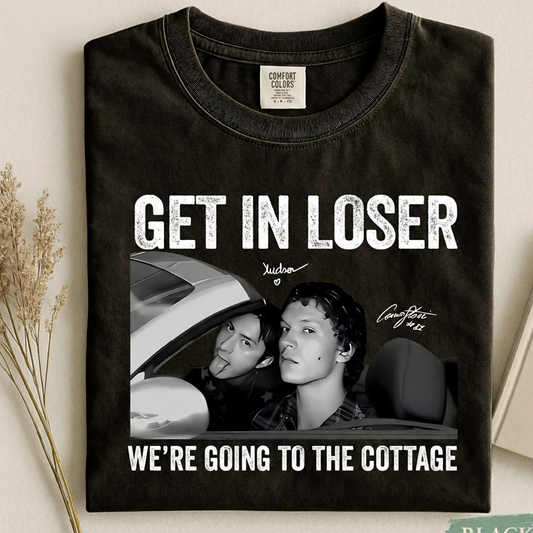 Retro Queer Hockey Romance Comfort Colors T-Shirt – BookTok Inspired Tee