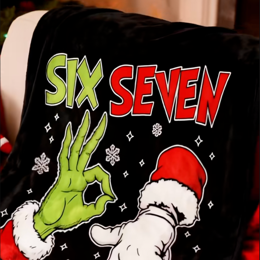 6 7 Christmas Meme Blanket – Soft Festive Throw with Santa Hand Illustration, Cozy Gift for All Ages