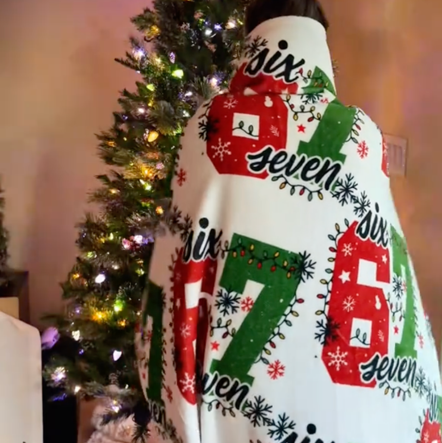Six Seven 67 Christmas Blanket – Cozy Holiday Throw, Funny Festive Gift for Kids, Teens & Adults