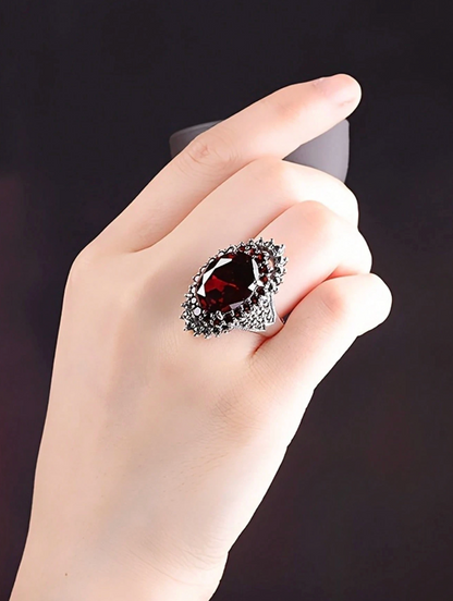 Retro Oval Red Garnet Ring – Elegant Statement Jewelry for Women