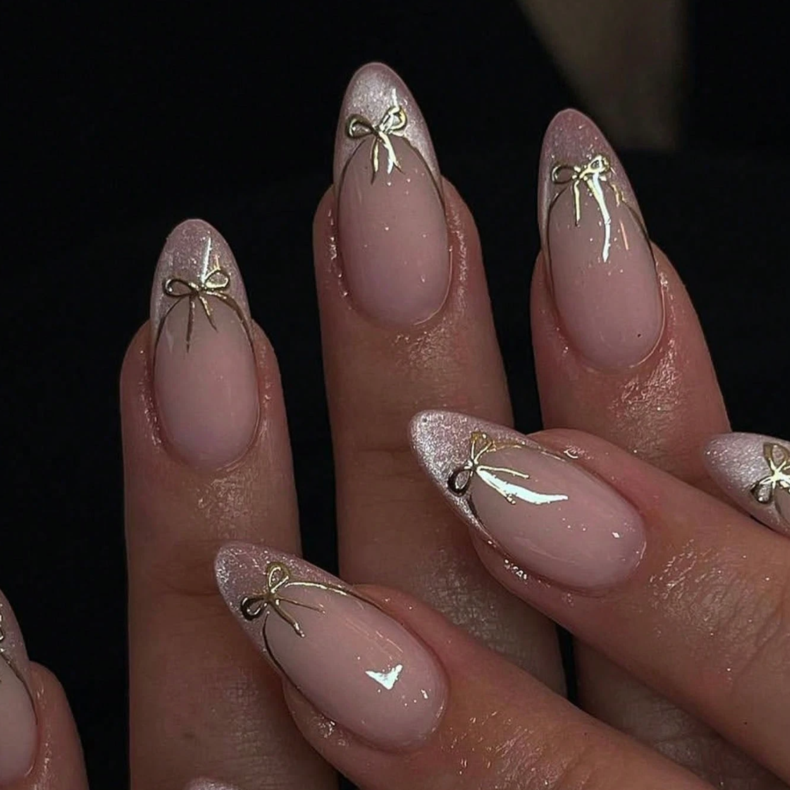 Handmade French Short Press-On Nails – Vine Detail | 10pcs Nail Box