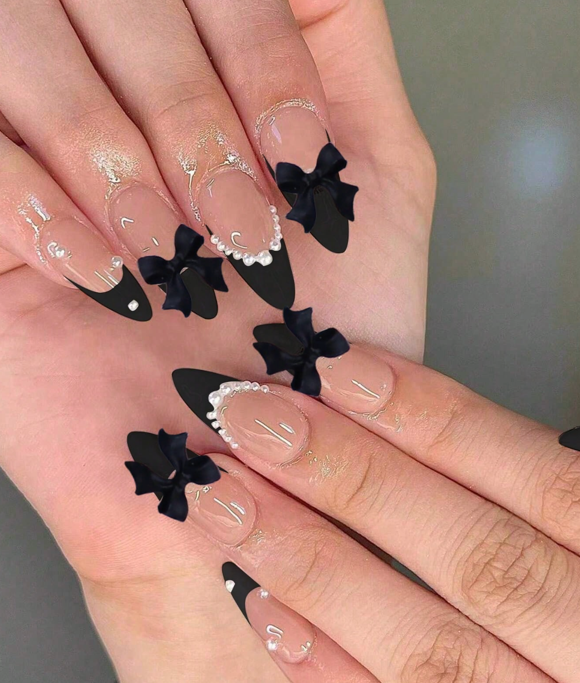 Black Almond Press On Nails With 3D Bowknot And Pearl 24pcs Nail Box
