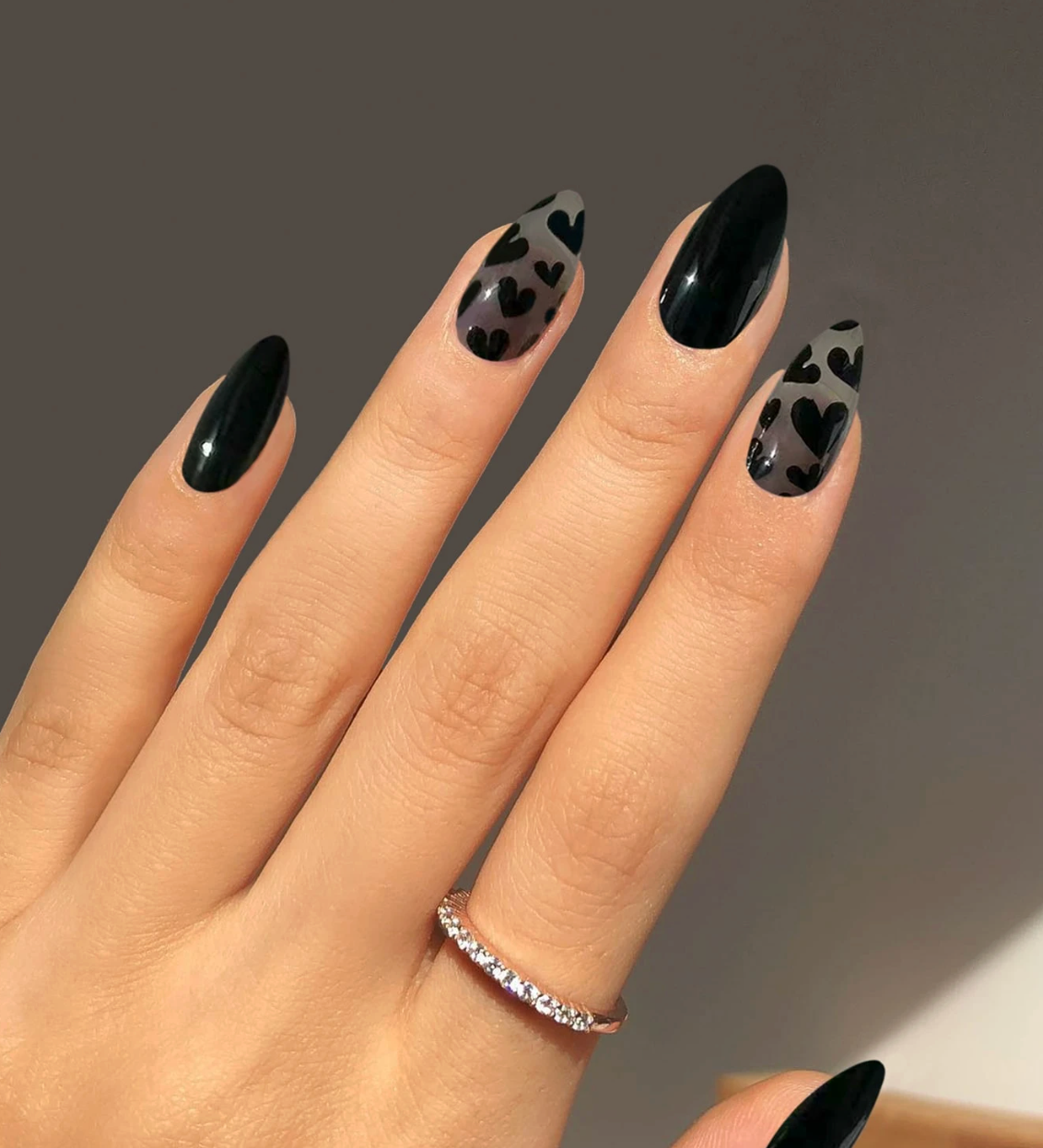 Almond Press On Nails With Cute Red Heart Pattern Medium Length 24pcs Nail Box