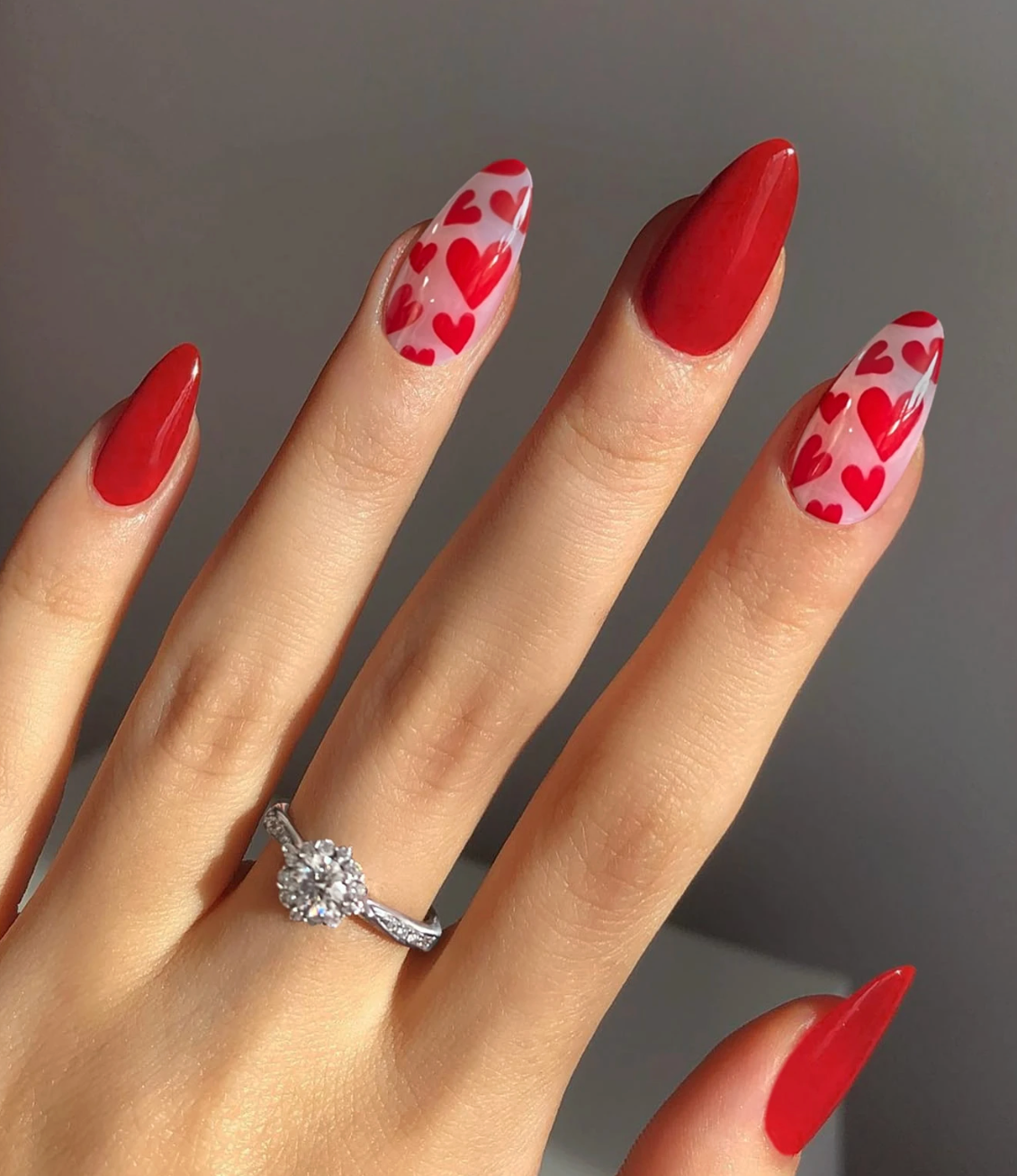 Almond Press On Nails With Cute Red Heart Pattern Medium Length 24pcs Nail Box