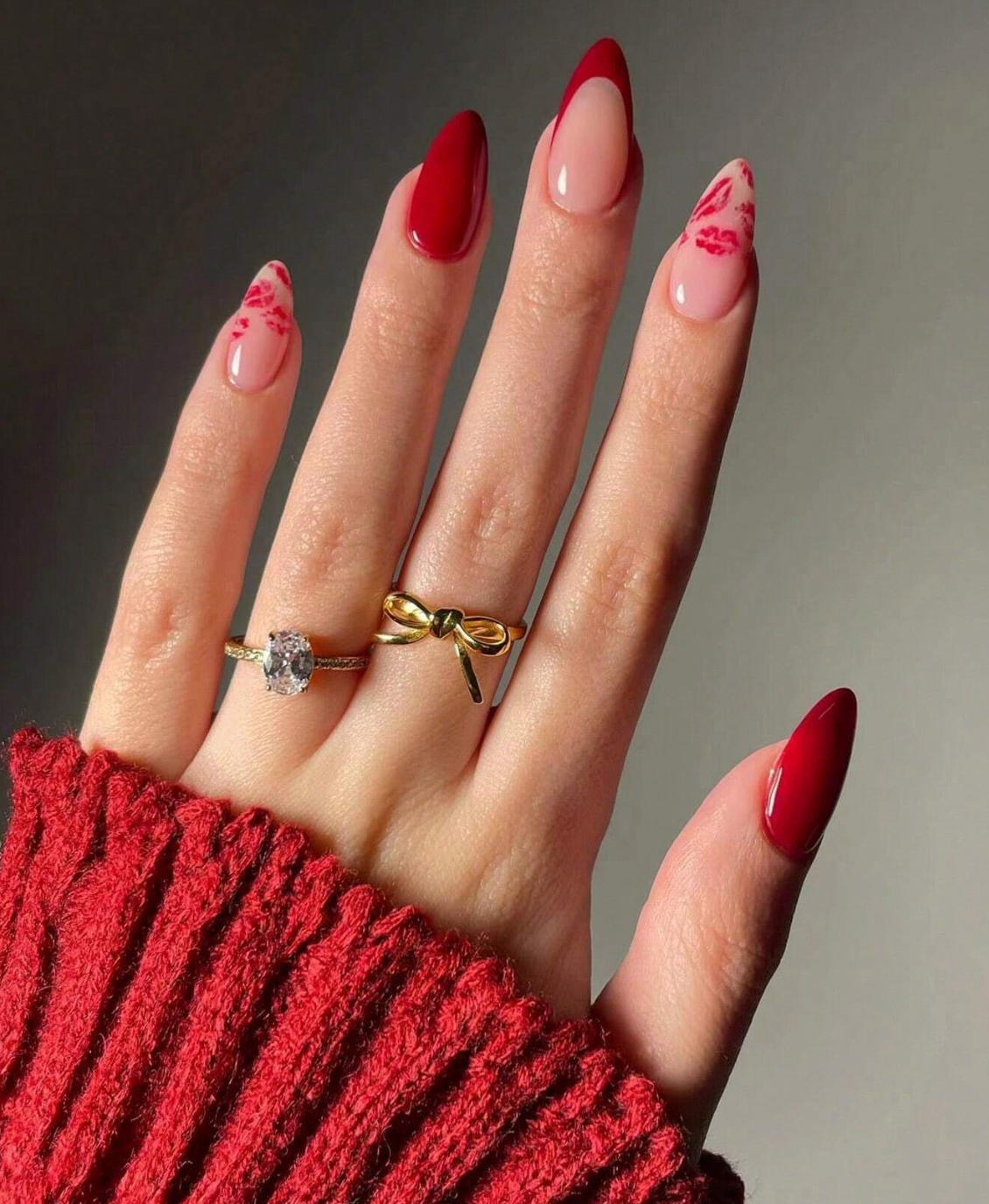 Almond Press On Nails With Cute Red Heart Pattern Medium Length 24pcs Nail Box