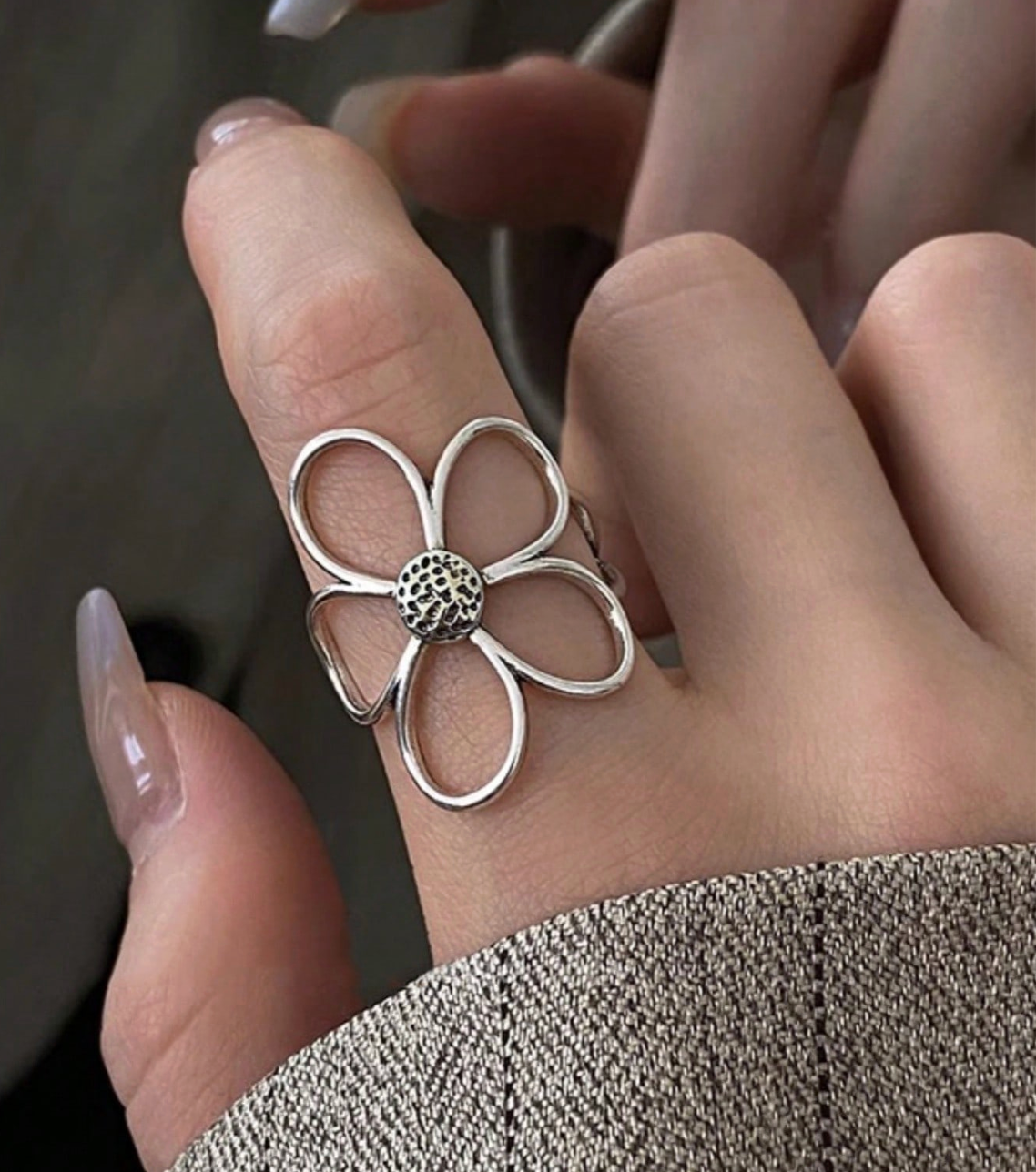 Bloom Whisper Open Ring – Floral Glow Edition