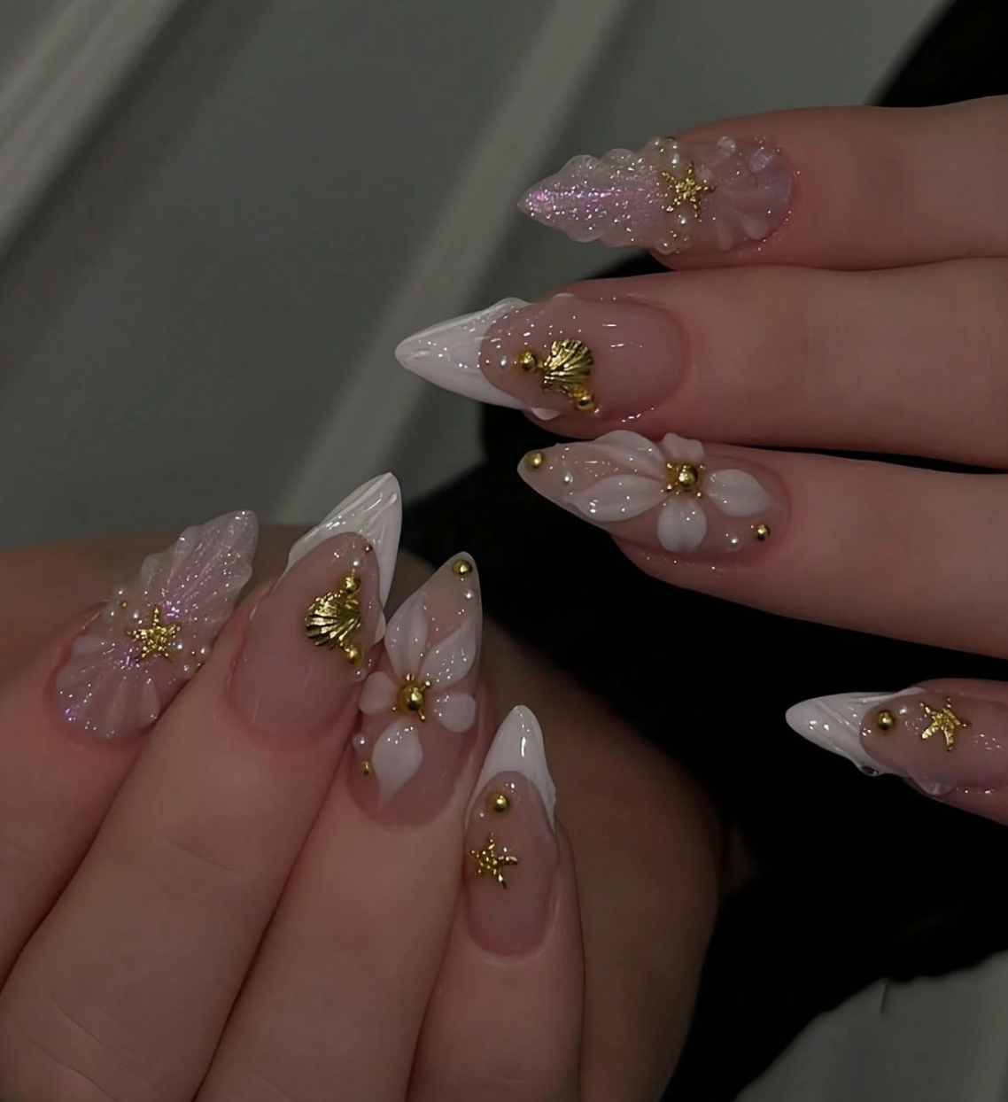 Glitter Almond Press On Nails Gradient 3D Shell Starfish Flower Pearl Design 24pcs Nail Box