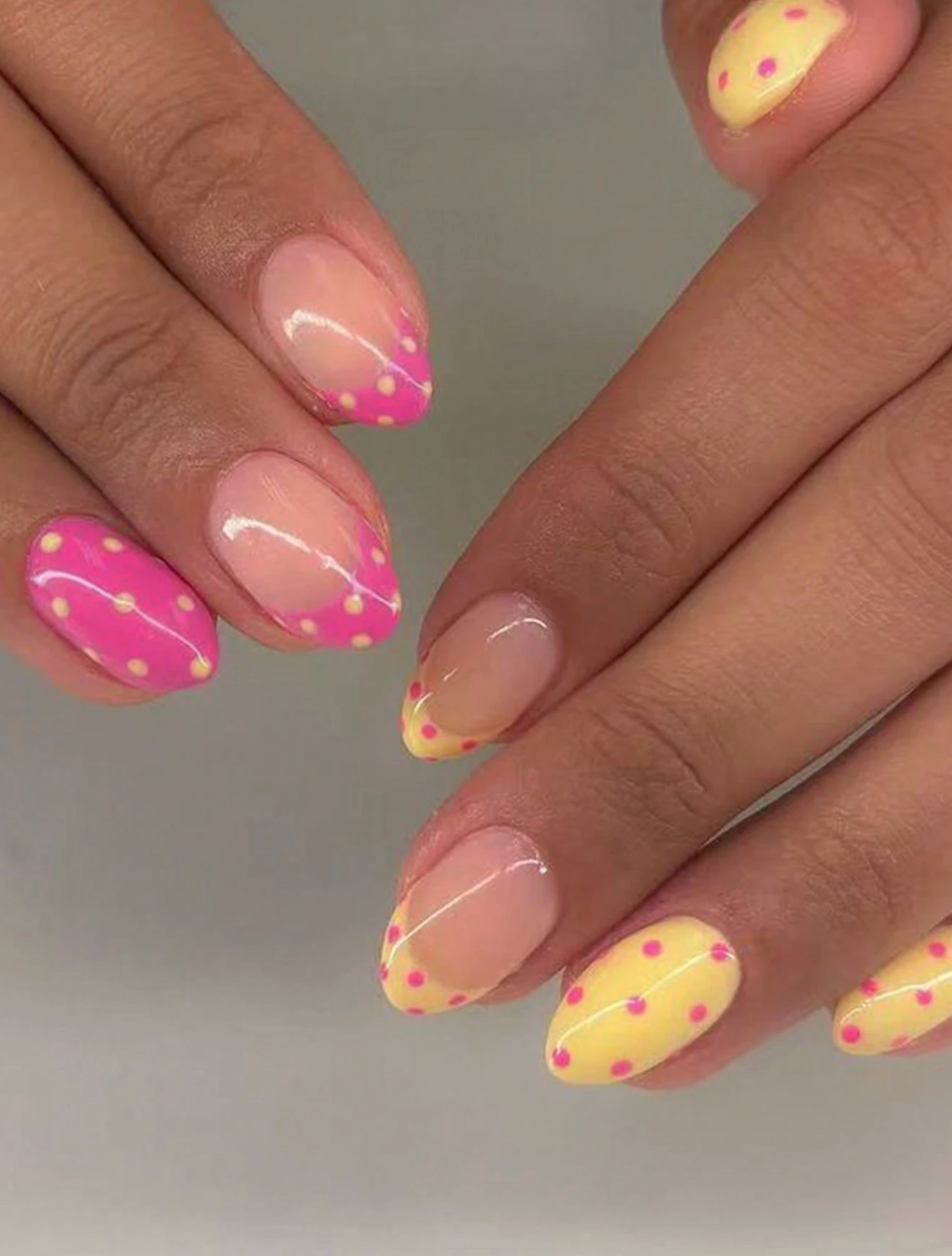 Short Oval Polka Dot French Press On Nails 24pcs Nail Box