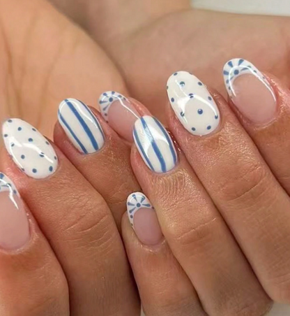 Short Oval Polka Dot French Press On Nails 24pcs Nail Box