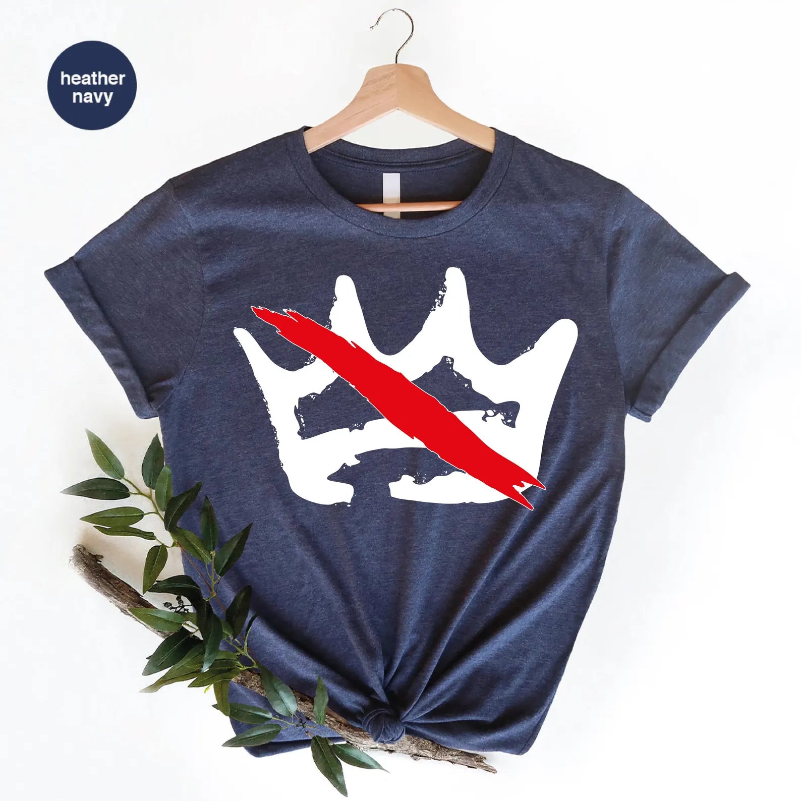 Crownless Freedom Tee – No Kings in America Graphic Shirt